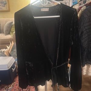 Black velvet cross body tie in the front long sleeve top
